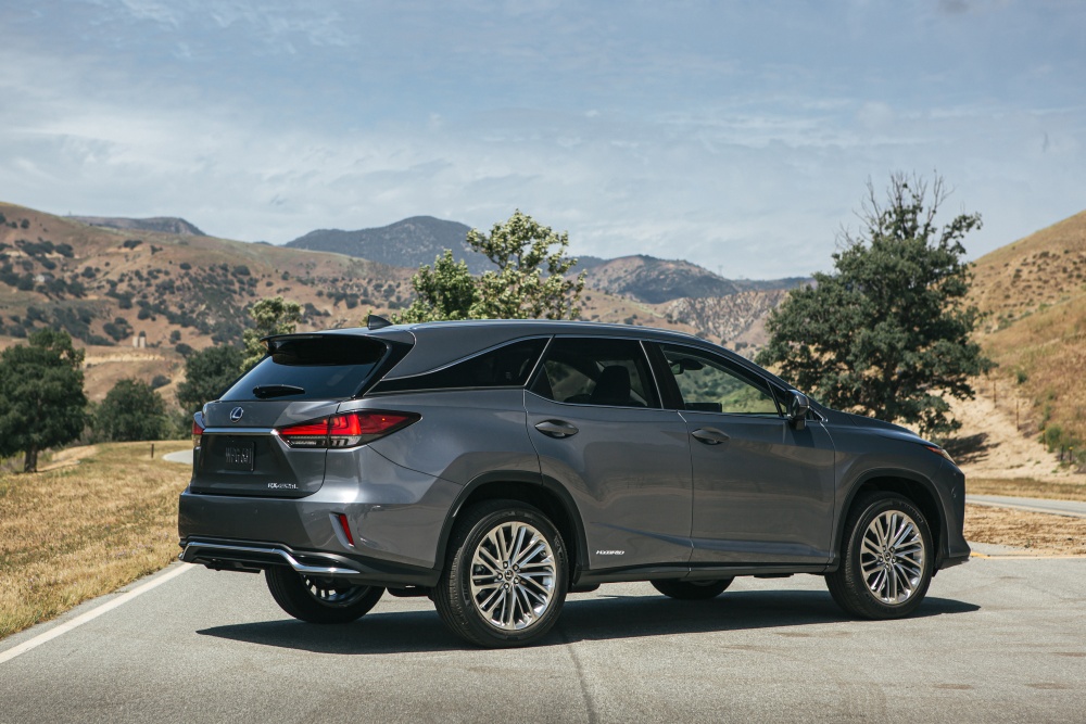 3 Ways to Fit Your Family Into the 2020 Lexus RX 450hL AWD