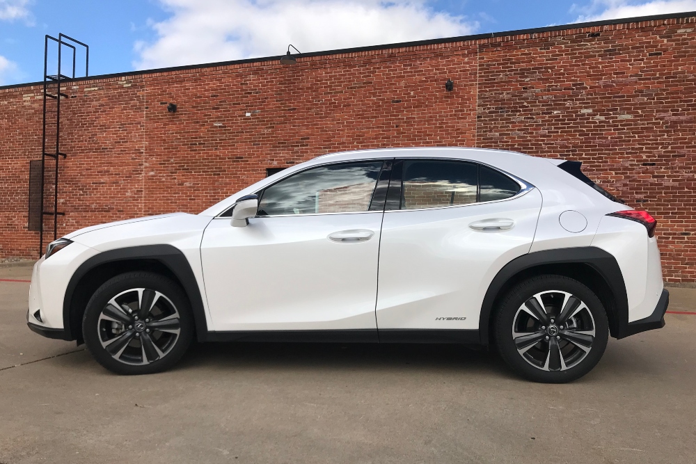 Review: 2020 Lexus UX 250h Is Tops in MPGs