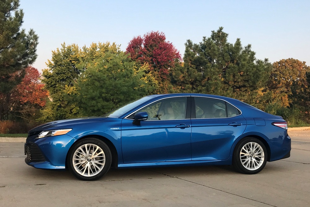 Review: 2020 Toyota Camry XLE Sedan