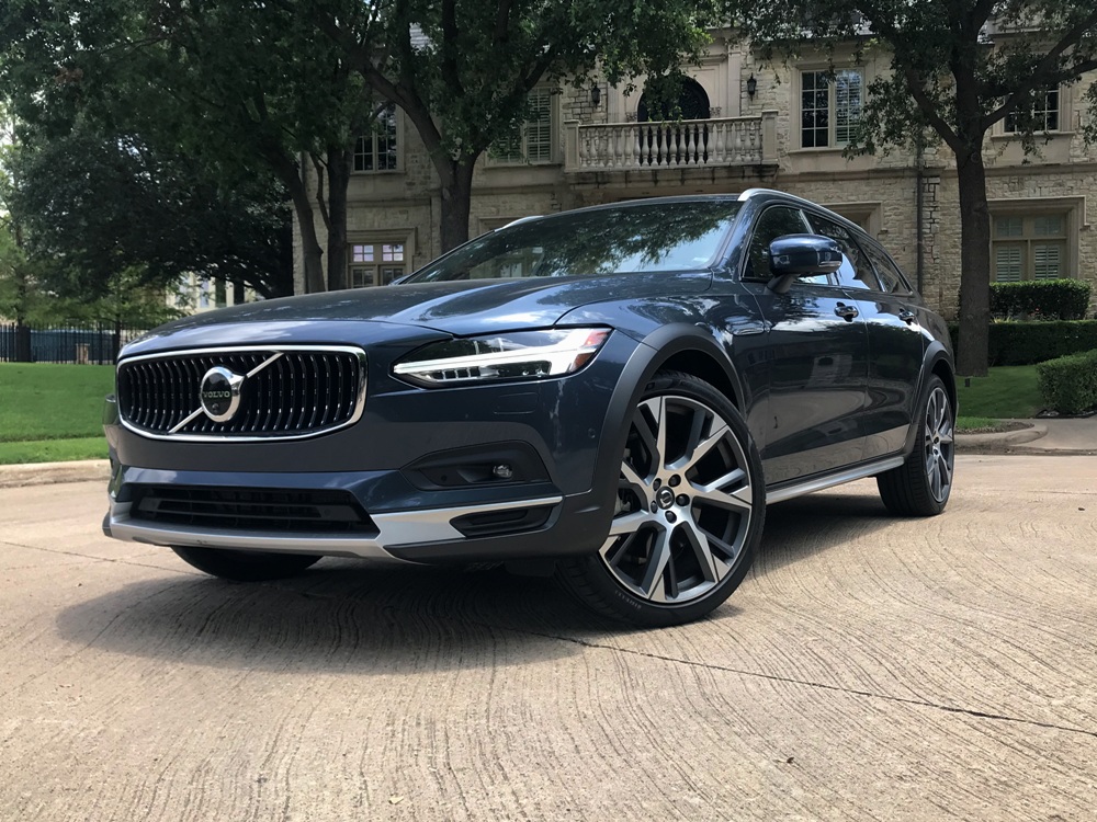 2024 Volvo V90 Cross Country Stands Ready for Exploration