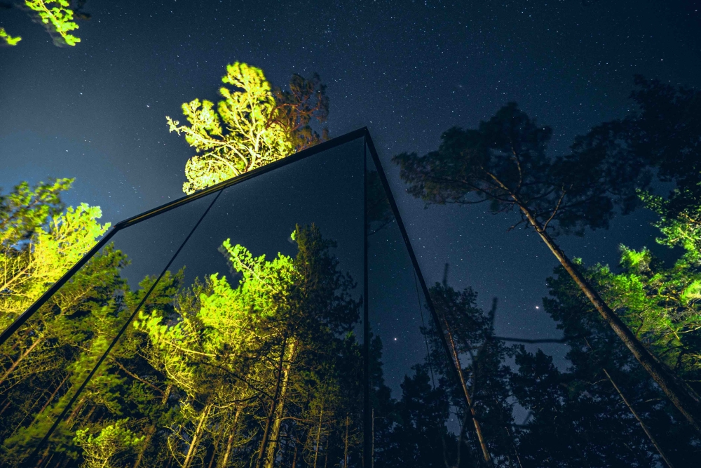 Mirror Cabins by Bolt Farm Treehouse Are First of Their Kind in the United States